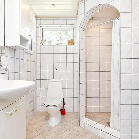 Two-bedroom Holiday In 10