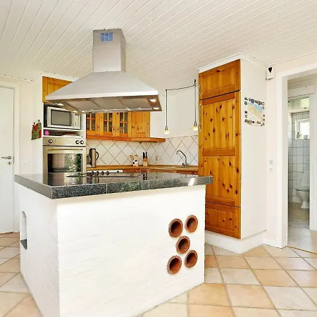 Two-bedroom Holiday In 10 * Gilleleje